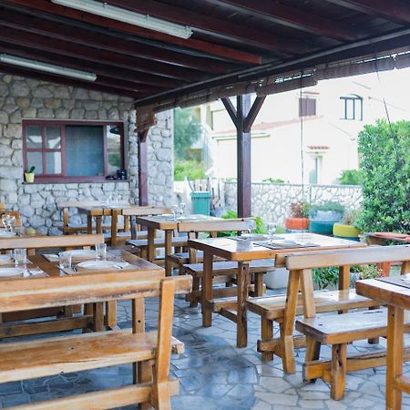 Mb Pag Bed&Breakfast Паг Екстериор снимка