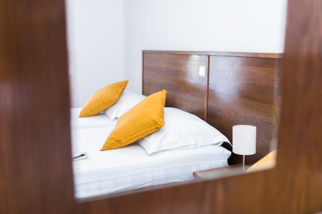 Mb Pag Bed&Breakfast Паг Екстериор снимка