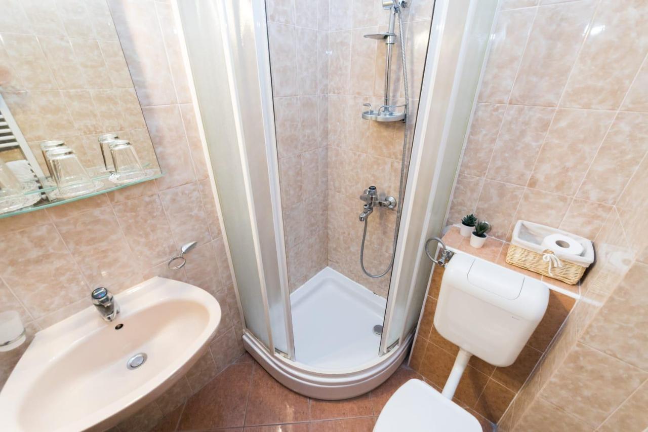 Mb Pag Bed&Breakfast Паг Екстериор снимка