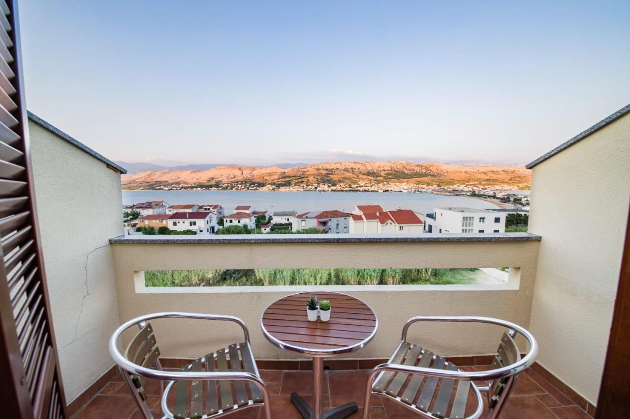 Mb Pag Bed&Breakfast Паг Екстериор снимка
