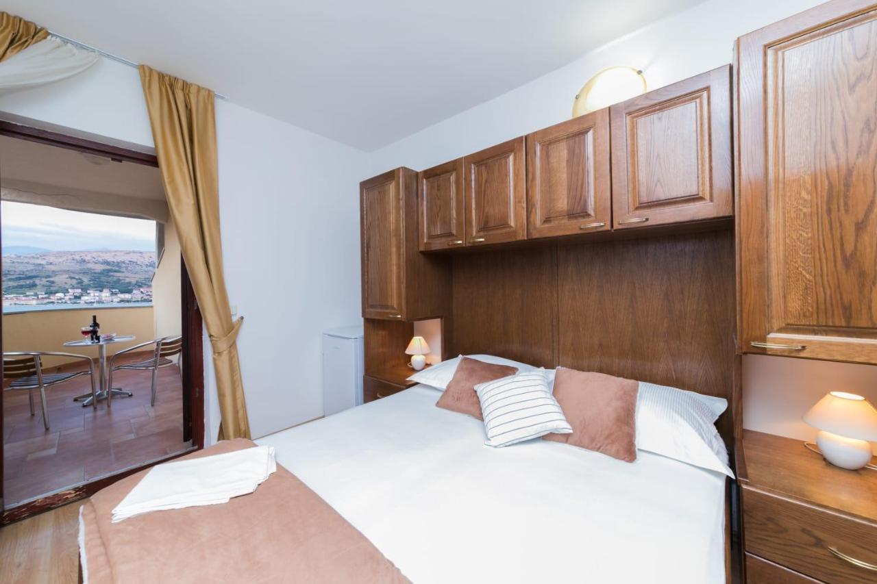 Mb Pag Bed&Breakfast Паг Екстериор снимка