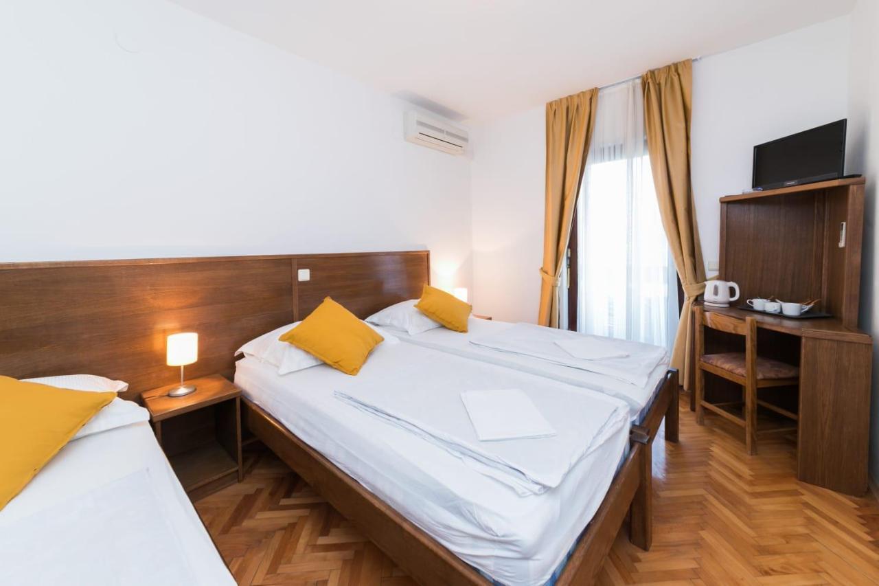 Mb Pag Bed&Breakfast Паг Екстериор снимка